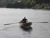 F�ringen g�r lett i vannet! En nytelse � ro...!